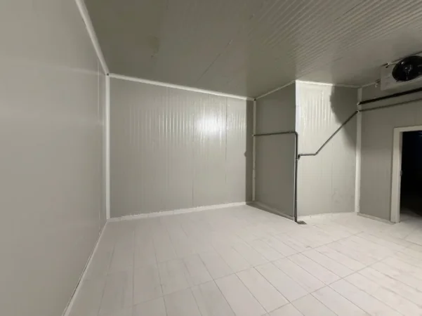 Tirane, jepet me qera magazine Kati 0, 30 m² 900 € ("Ardeno")