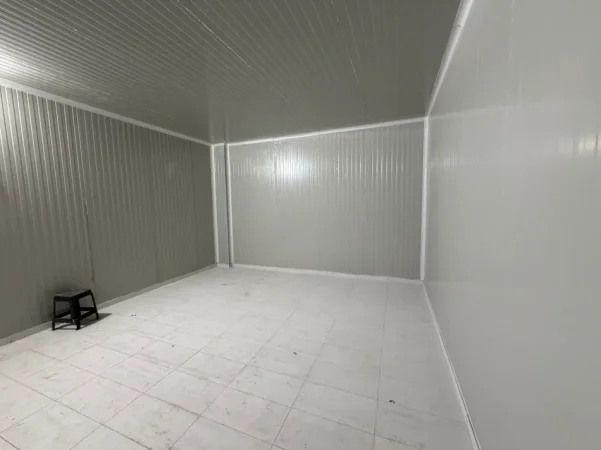 Tirane, jepet me qera magazine Kati 0, 30 m² 900 € ("Ardeno")