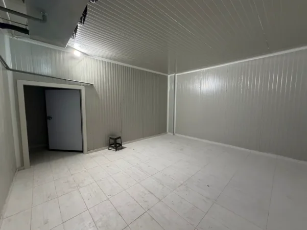 Tirane, jepet me qera magazine Kati 0, 30 m² 900 € ("Ardeno")