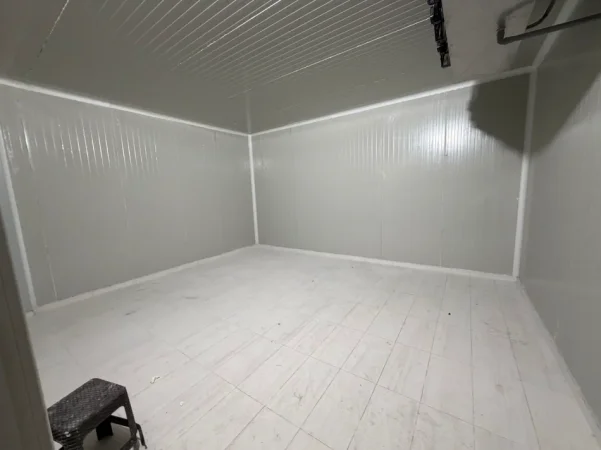 Tirane, jepet me qera magazine Kati 0, 30 m² 900 € ("Ardeno")