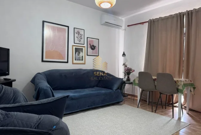 Tirane, jepet me qera apartament 1+1 Kati 3, 60 m² 380 € (Rruga e Durresit)