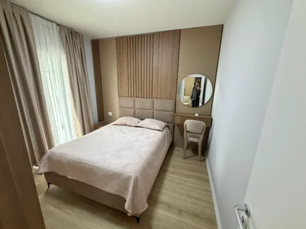 Tirane, jepet me qera apartament 1+1 Kati 7, (zogu i zi)