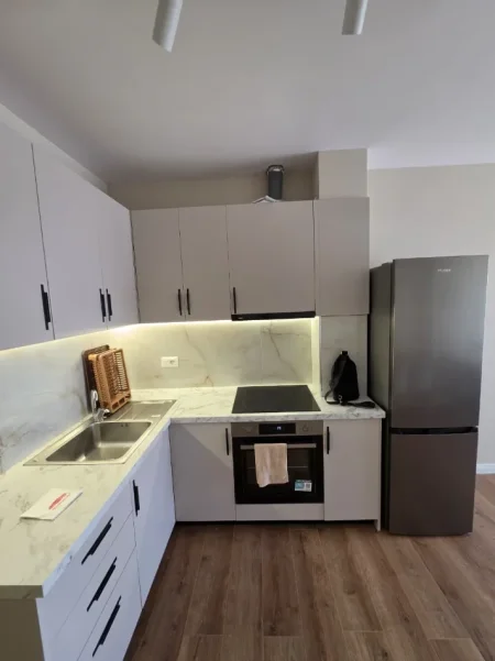 Super apartament me Qira: 1+1 📍 Shkozë I 60 m2 🔥32,000 Leke (përfshirë ujin & administrimin)🔥 100% i ri