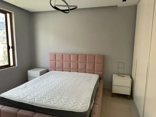 Tirane, jepet me qera apartament 1+1 Kati 3, 60 m² 500 € (Rruga e Kavajes)