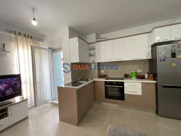 Tirane, jepet me qera apartament 1+1+Aneks+Ballkon Kati 7, 68 m² 550 € (rruga e kavajes , 21 dhjetori)