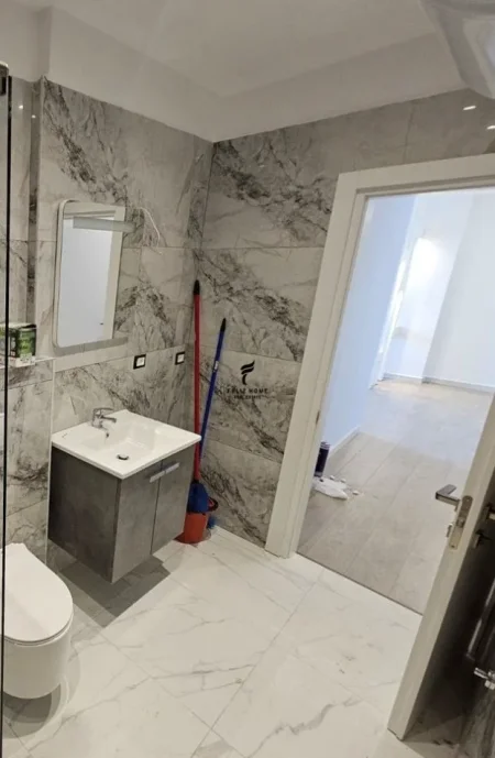 Tirane, jepet me qera apartament 2+1 Kati 1, 100 m² 850 € (ZOGU I ZI)