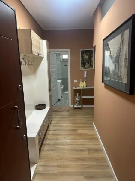 Tirane, jepet me qera apartament 2+1 Kati 6, 87 m² 700 € (Liqeni Artificial)
