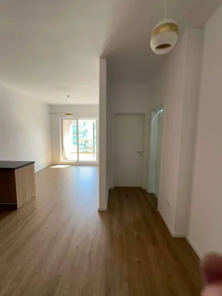 Tirane, jepet me qera apartament 1+1 Kati 5, 50 m² (Ali Demi)