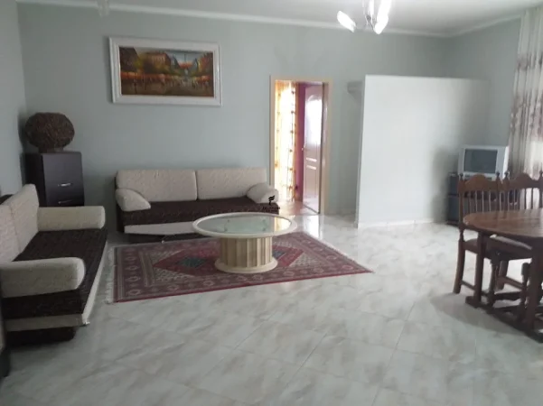 Tirane, jepet me qera apartament 1+1 Kati 2, 85 m² 350 € (KODRA E PRIFTIT)