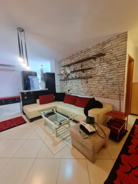 Tirane, jepet me qera apartament 2+1 Kati 6, 110 m² 750 € (ISH PARKU)