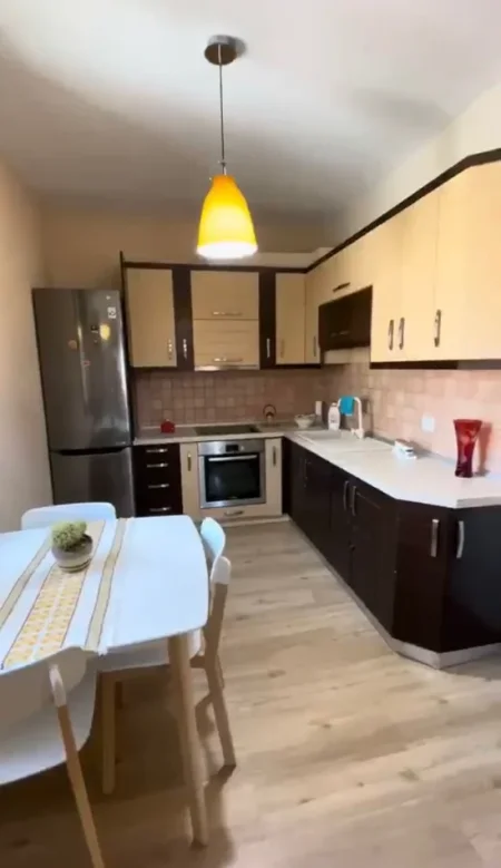 Tirane, jepet me qera apartament 1+1 Kati 7, 64 m² 750 € (Myslym Shyri)