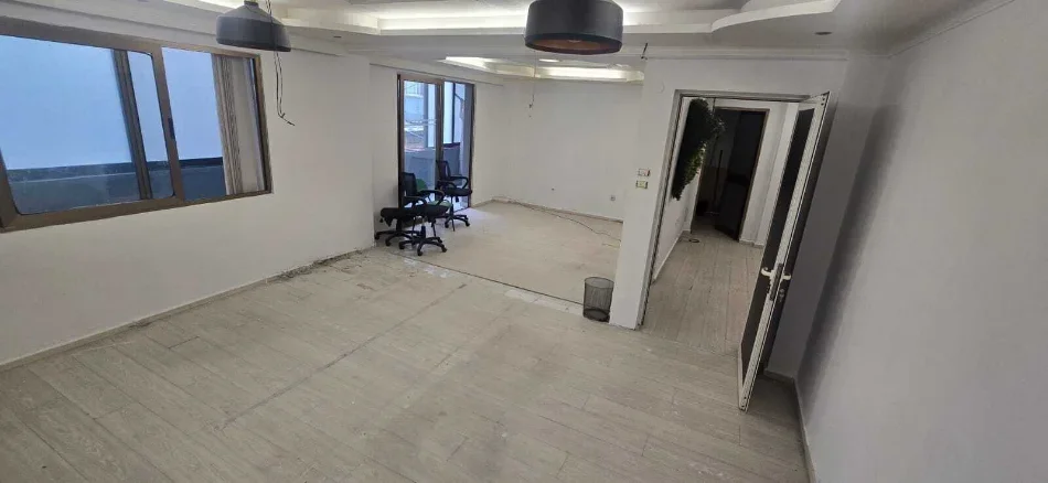 Tirane, jepet me qera zyre Kati 1, 120 m² 850 € (Ish-Blloku,  (ngjitur me LSI))