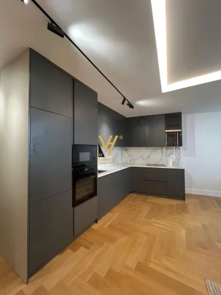 Tirane, shitet apartament 2+1+Ballkon Kati 6, 119 m² 650.000 € (LAKEVIEW RESIDENCE)