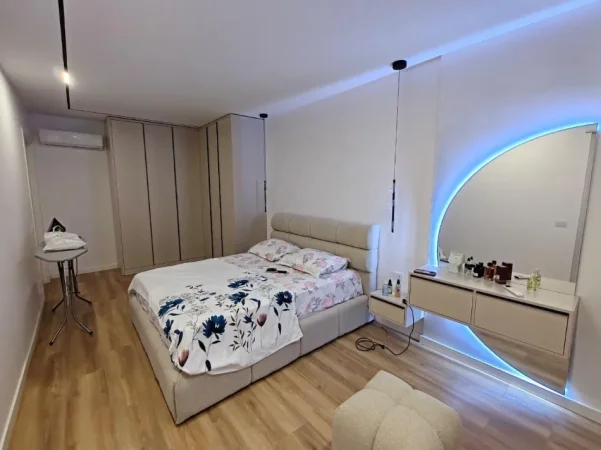Tirane, shitet apartament 2+1+Ballkon , 96 m² 145.000 € (qtu)