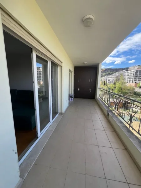 Tirane, jepet me qera apartament 1+1+Ballkon , 65 m² 520 € (Kopshti Zoologjik)