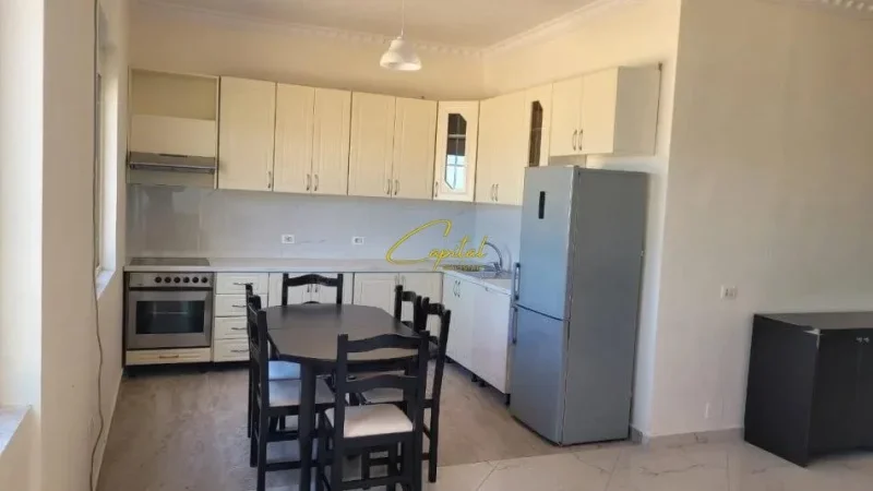 Tirane, jepet me qera apartament+verande | Penthouse 3+1 Kati 7, 200 m² 600 € (KODRA E PRIFTIT)