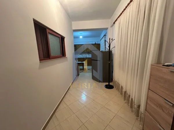 Tirane, jepet me qera apartament 2+1+Ballkon Kati 1, 75 m² 400 € (Apartament 2+1 me qira ne, Kombinat)