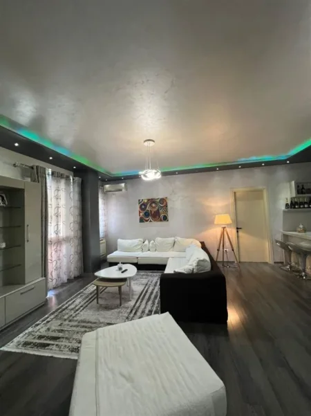 Tirane, shitet apartament 2+1+Ballkon Kati 3, 119 m² 290.000 € (Bulevardi Gjergj Fisha, prane Kompleksit Deliorgj)