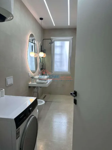 Tirane, shitet apartament 2+1+Ballkon Kati 8, 97 m² 145.000 € (Univers City)
