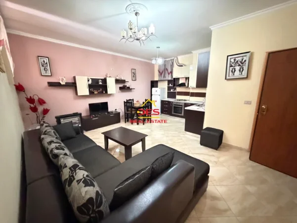 Vlore, shitet apartament 2+1+Ballkon Kati 5, 76 m² 115.000 € (Rruga 7 Nentori)
