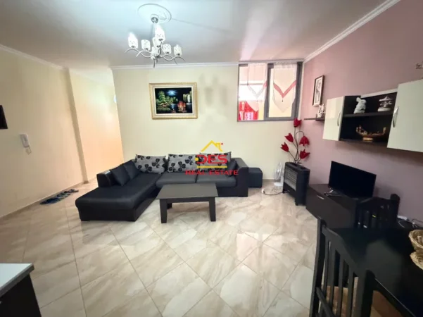 Vlore, shitet apartament 2+1+Ballkon Kati 5, 76 m² 115.000 € (Rruga 7 Nentori)