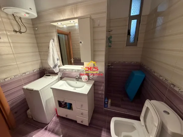 Vlore, shitet apartament 2+1+Ballkon Kati 5, 76 m² 115.000 € (Rruga 7 Nentori)