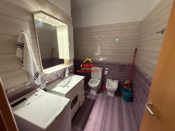 Vlore, shitet apartament 2+1+Ballkon Kati 5, 76 m² 115.000 € (Rruga 7 Nentori)