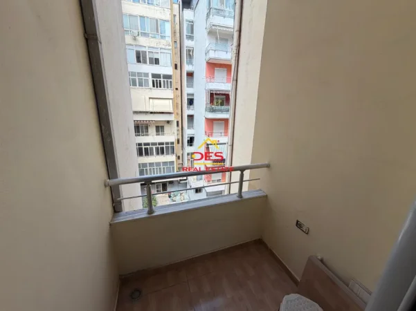 Vlore, shitet apartament 2+1+Ballkon Kati 5, 76 m² 115.000 € (Rruga 7 Nentori)