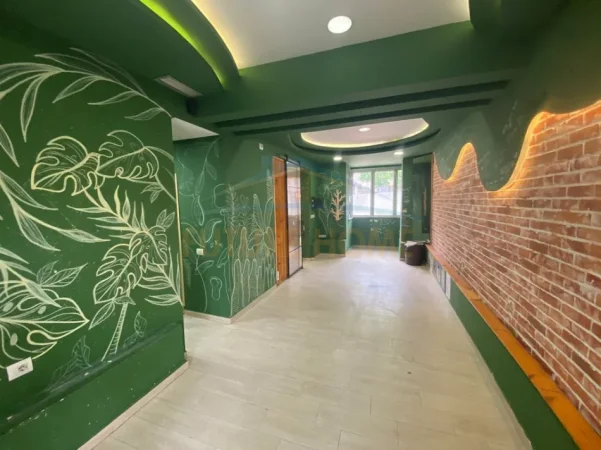 Tirane, jepet me qera ambjent biznesi Kati 0, 58 m² 570 € (Zogu i zi)