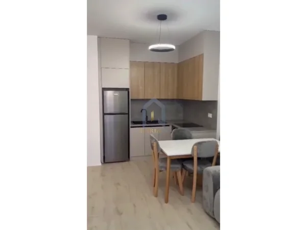 Tirane, jap me qera apartament 1+1+Ballkon Kati 4, 64 m² 400 € (Apartament 1+1 me qira tek Univers City QTU)