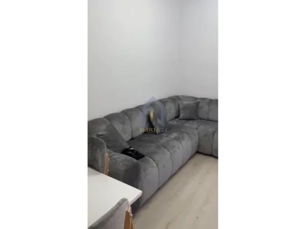 Tirane, jap me qera apartament 1+1+Ballkon Kati 4, 64 m² 400 € (Apartament 1+1 me qira tek Univers City QTU)