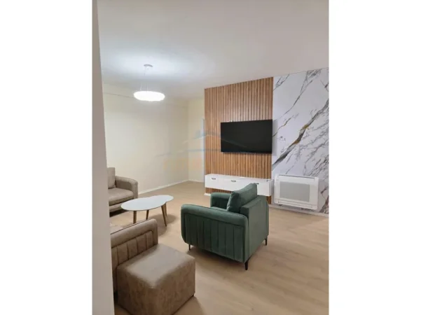 Tirane, jepet me qera apartament 2+1+Ballkon Kati 3, 100 m² 600 € (Bulevard Migjeni)