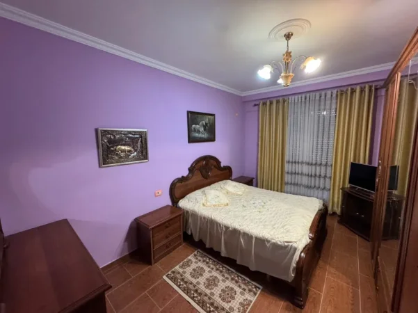 Tirane, jepet me qera apartament 1+1 Kati 1, 71 m² 500 €