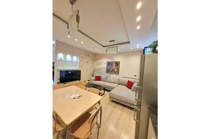 Tirane, jepet me qera apartament 2+1 Kati 4, 77 m² 1.100 € (Rruga Sami Frasheri)