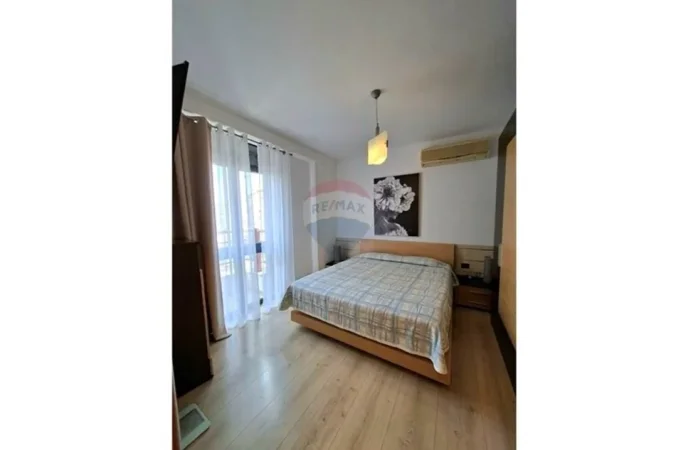 Tirane, jepet me qera apartament 2+1 Kati 4, 77 m² 1.100 € (Rruga Sami Frasheri)