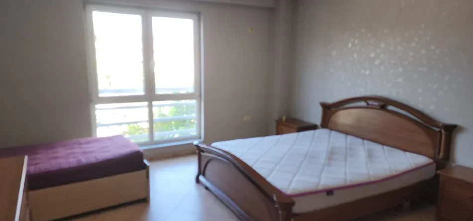Tirane, jepet me qera apartament 1+1 Kati 2, 75 m² 400 € (Rruga Jordan Misja)
