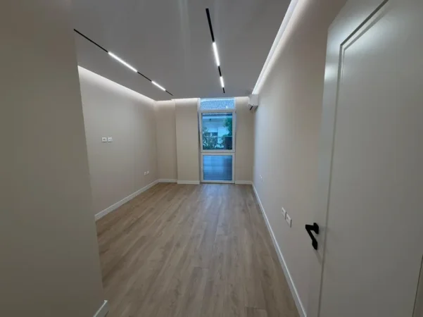Tirane, jepet me qera apartament 2+1 Kati 2, 114 m²