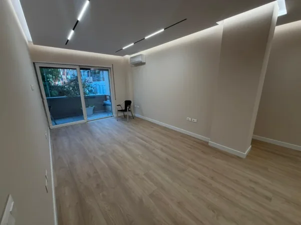 Tirane, jepet me qera apartament 2+1 Kati 2, 114 m²