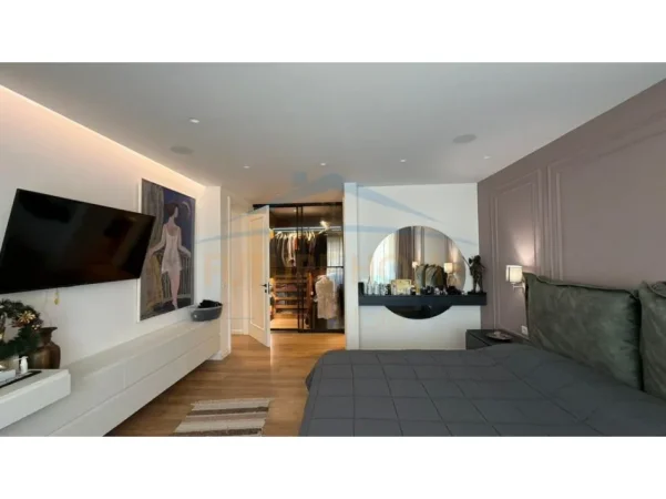 Tirane, shitet apartament 3+1+Ballkon Kati 8, 163 m² (Rruga Elbasanit)