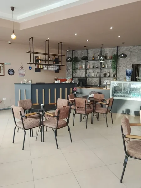 Tirane, shitet ambjent biznesi Kati 0, 140 m²  2.000.000 LEKE (ASTIR)