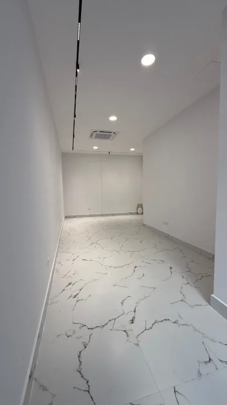 Tirane, shitet ambjent biznesi Kati 0, 38 m² 192.000 € (MINE PEZA)