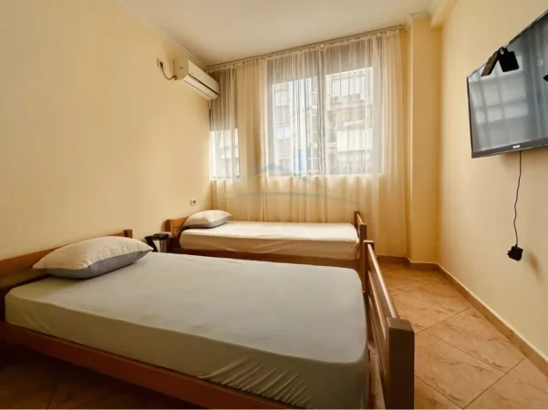 Tirane, jepet me qera apartament 2+1+Ballkon Kati 4, 76 m² 720 € (SELVIA)