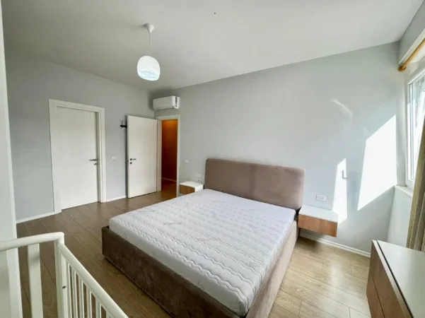 Tirane, shitet apartament 2+1+Ballkon Kati 4, 105 m² 278.000 € (Liqeni i Thate)