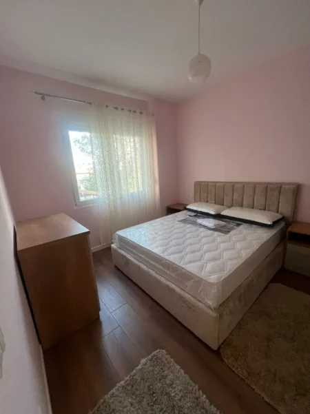 Durres, jepet me qera apartament 2+1+Ballkon , 526 €