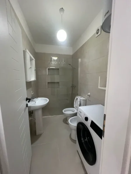 Durres, jepet me qera apartament 2+1+Ballkon , 526 €