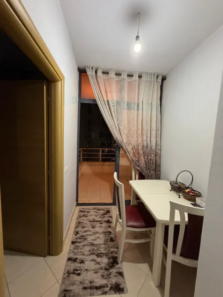Tirane, jepet me qera apartament 1+1+Ballkon Kati 5, 57 m² 399 € (Rruga Athanas Tashko)