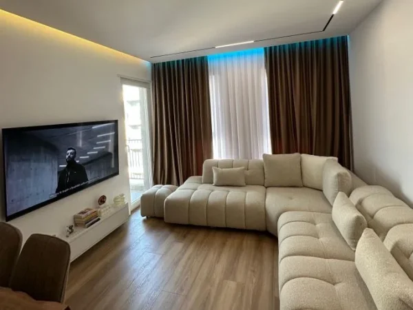 Tirane, shitet apartament 2+1+Aneks+Ballkon Kati 8, 97 m² 145.000 € (qtu , kashar , univers city , casa italia)