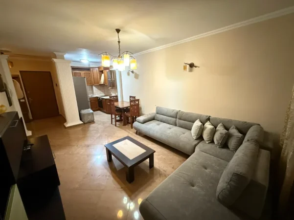 Tirane, jepet me qera apartament 1+1 Kati 8,