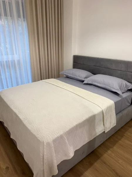 Tirane, jepet me qera apartament 1+1 Kati 2, 50 m² 400 €