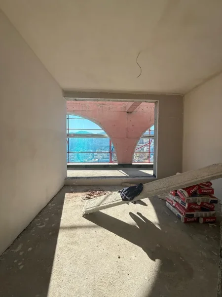 Tirane, shitet apartament 4+1 , 226 m² 690.000 € (Komuna e Parisit)
